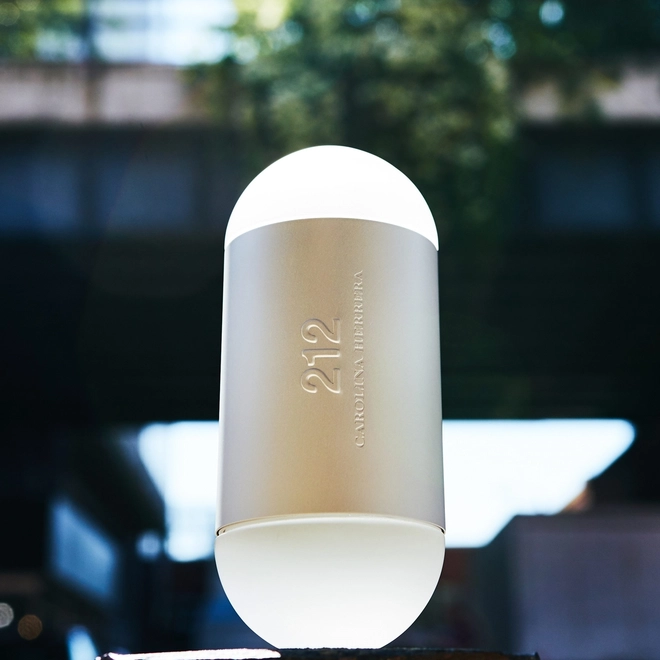 perfume carolina herrera 212 feminino eau de toilette